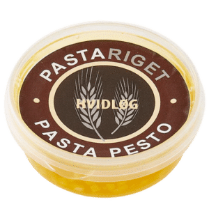 Rund plastbeholder med "Pastariget, Hvidløg Pesto" label. Klar krop, brun låg med hvid tekst.