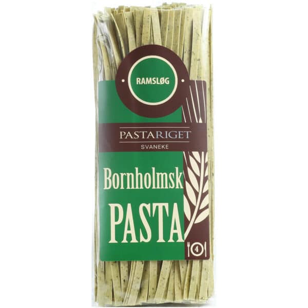 Pakke med grøn Ramsløg Pasta fra Pastariget, mærket "Bornholmsk Pasta" og "Svaneke".