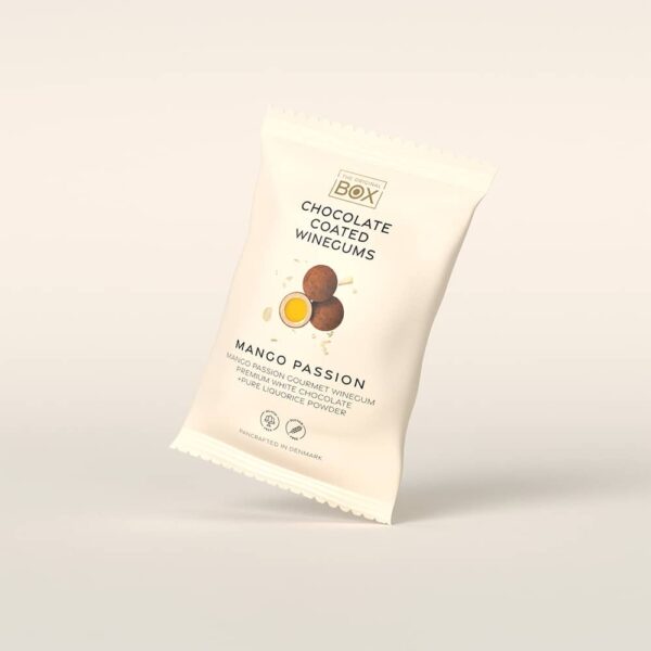 Off-white pakke "BOX Chocolate Coated Winegums" med mango passion smag, håndlavet i Danmark.