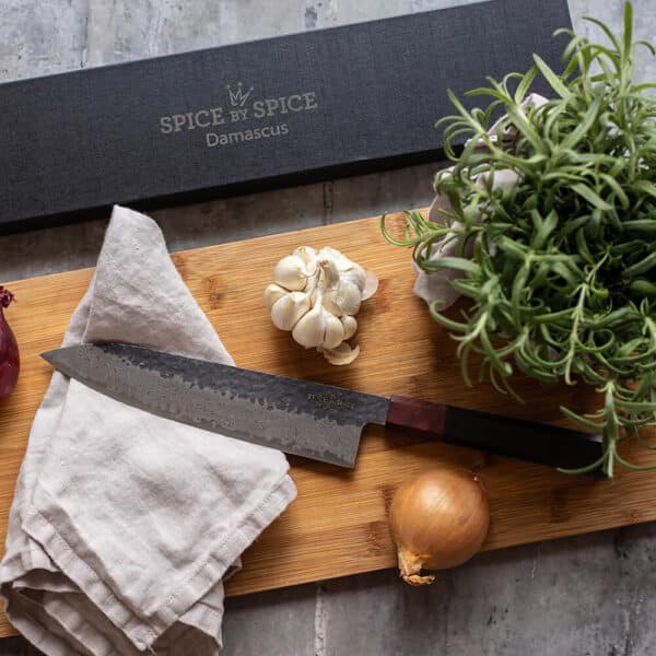Spice by Spice Japansk Kokkekniv – 67 Lags Damaskus Stål | Skarp og Holdbar